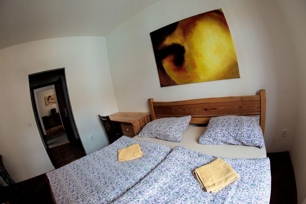 Hostel Singer Pub Ceske Budejovice Chambre photo