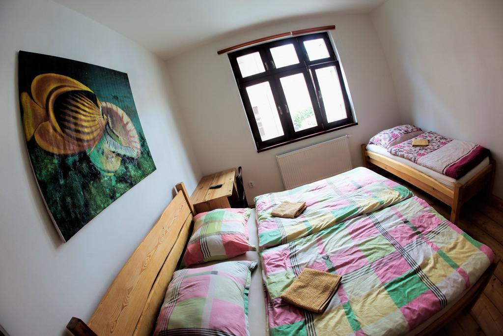 Hostel Singer Pub Ceske Budejovice Chambre photo