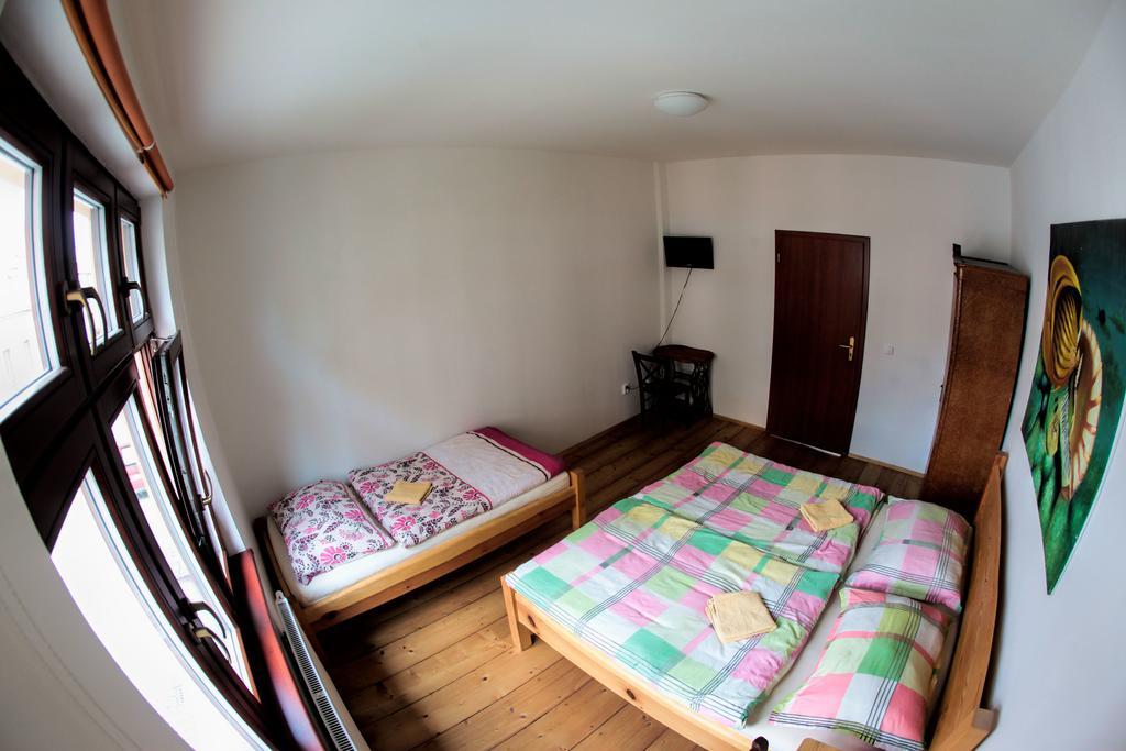 Hostel Singer Pub Ceske Budejovice Chambre photo